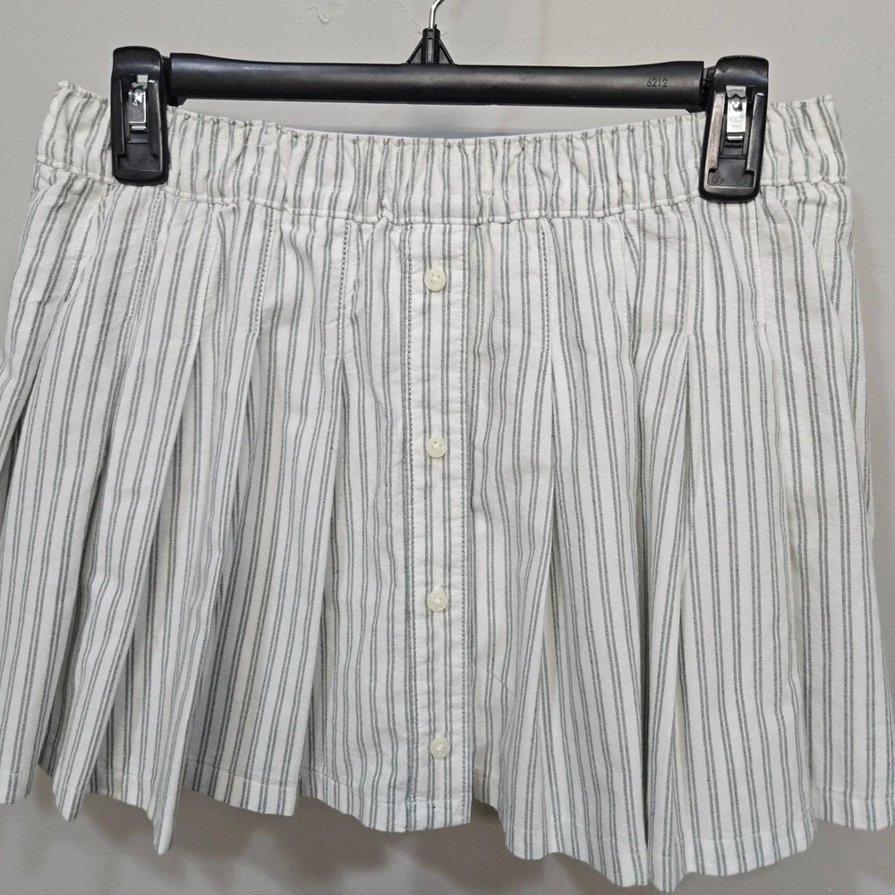 OFFLINE by Aerie Skort Medium White Blue Boxer Striped Pleated Tennis Preppy - Picture 4 of 9